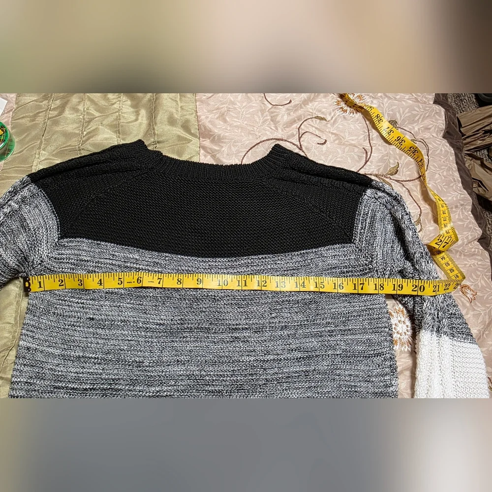 Shein Color Block Knit Sweater Black Gray White Pullover Size Small Fall Cozy